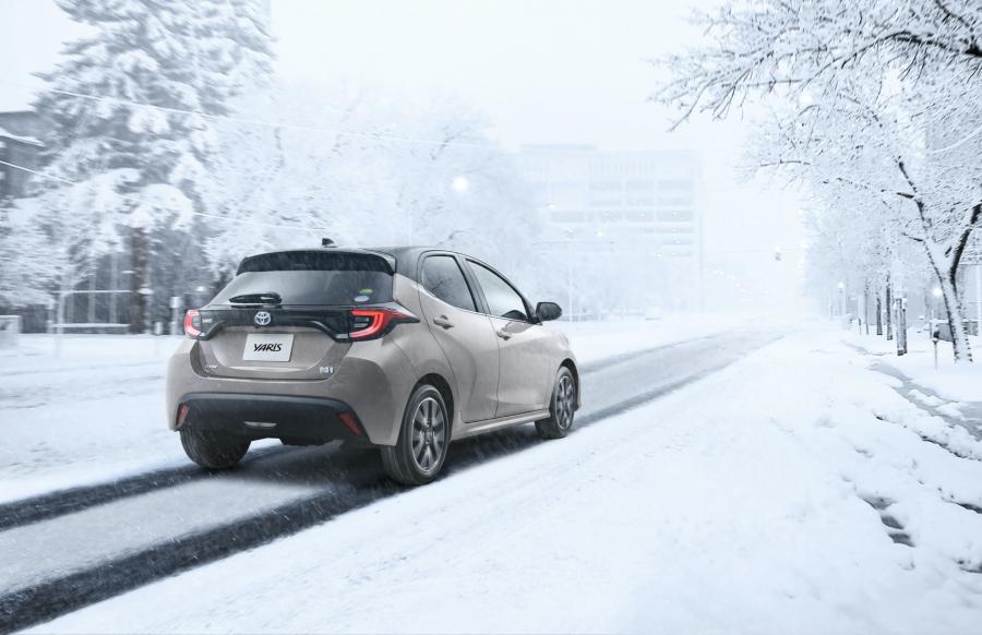  Toyota Yaris Hybrid 2020 года  (JP) (фото 15 из 25)